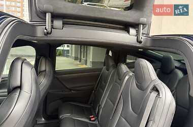 Позашляховик / Кросовер Tesla Model X 2019 в 