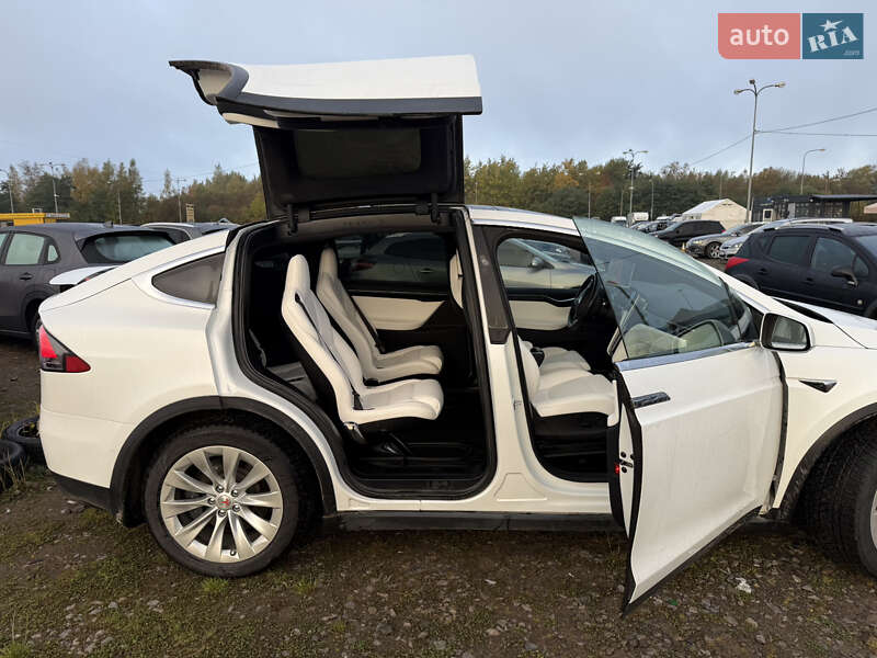 Внедорожник / Кроссовер Tesla Model X 2018 в Львове