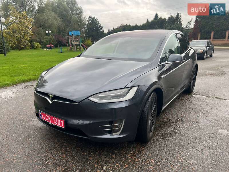 Внедорожник / Кроссовер Tesla Model X 2016 в Киеве