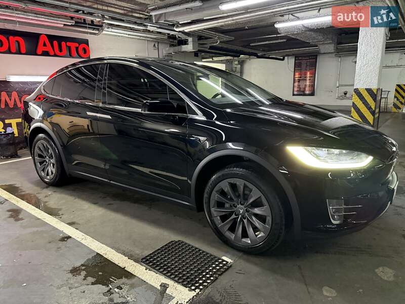 Позашляховик / Кросовер Tesla Model X 2019 в Києві