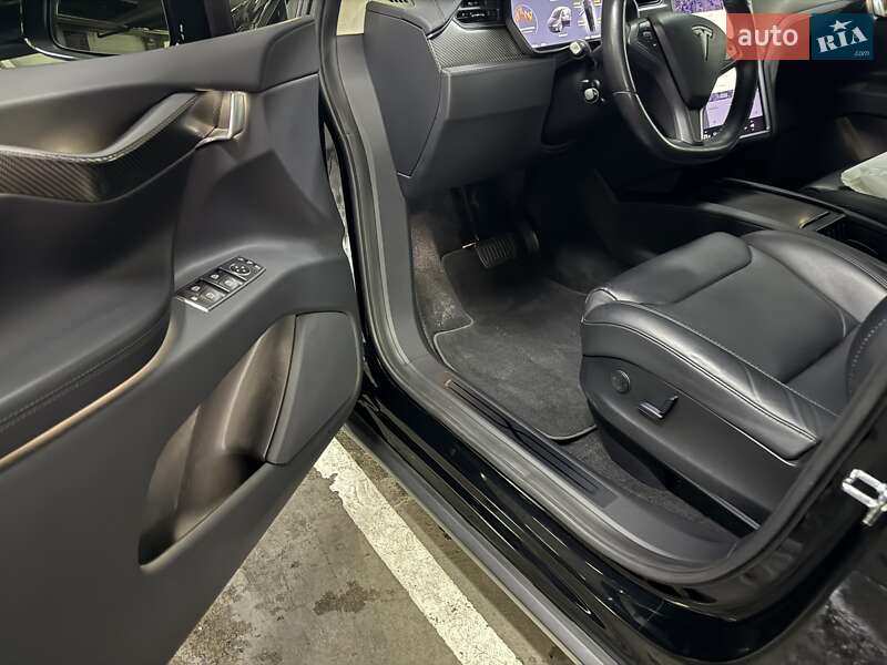 Позашляховик / Кросовер Tesla Model X 2019 в Києві