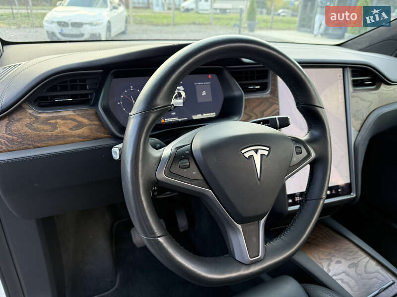Позашляховик / Кросовер Tesla Model X 2019 в Умані