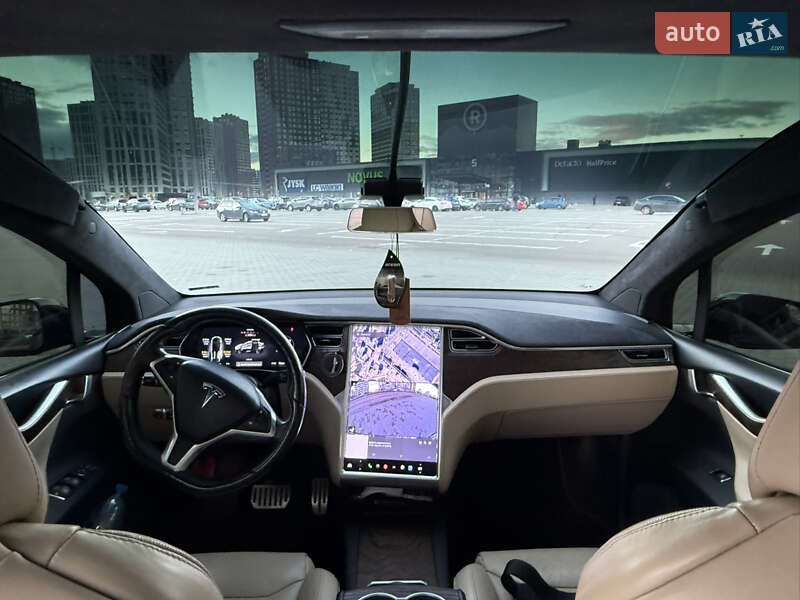 Позашляховик / Кросовер Tesla Model X 2016 в Києві