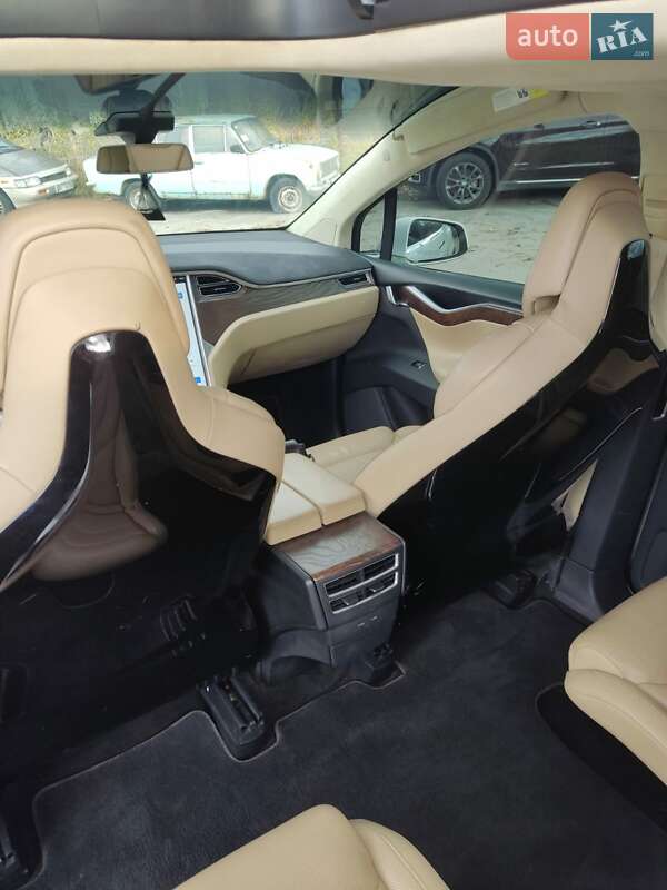 Внедорожник / Кроссовер Tesla Model X 2015 в Львове фото 25 Внедорожник / Кроссовер Tesla Model X 2015 в Львове