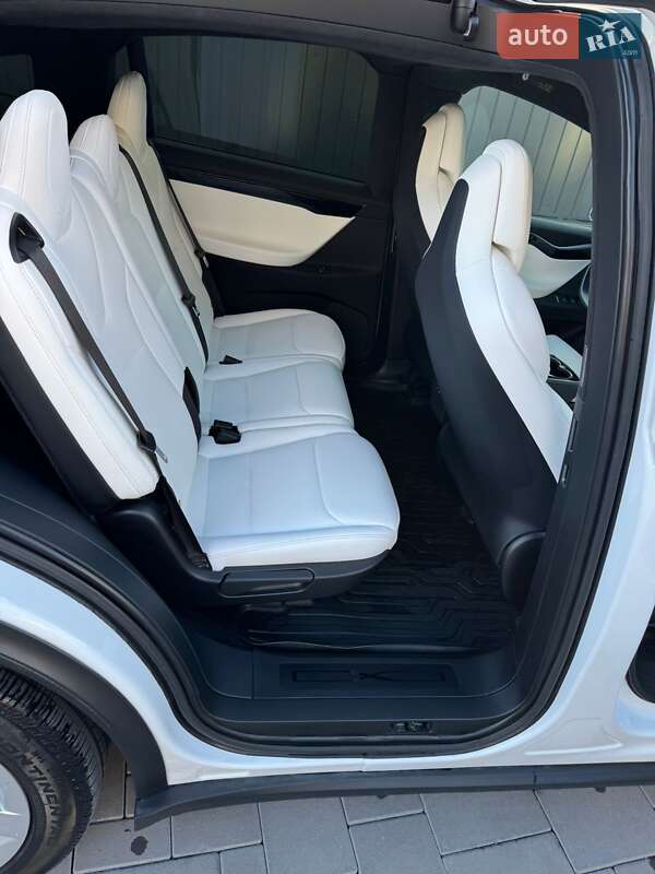 Внедорожник / Кроссовер Tesla Model X 2019 в Черновцах