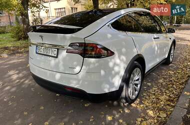 Позашляховик / Кросовер Tesla Model X 2018 в  фото 11 Позашляховик / Кросовер Tesla Model X 2018 в