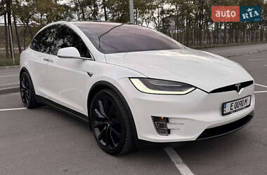 Позашляховик / Кросовер Tesla Model X 2017 в 