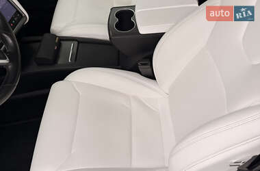Позашляховик / Кросовер Tesla Model X 2017 в 