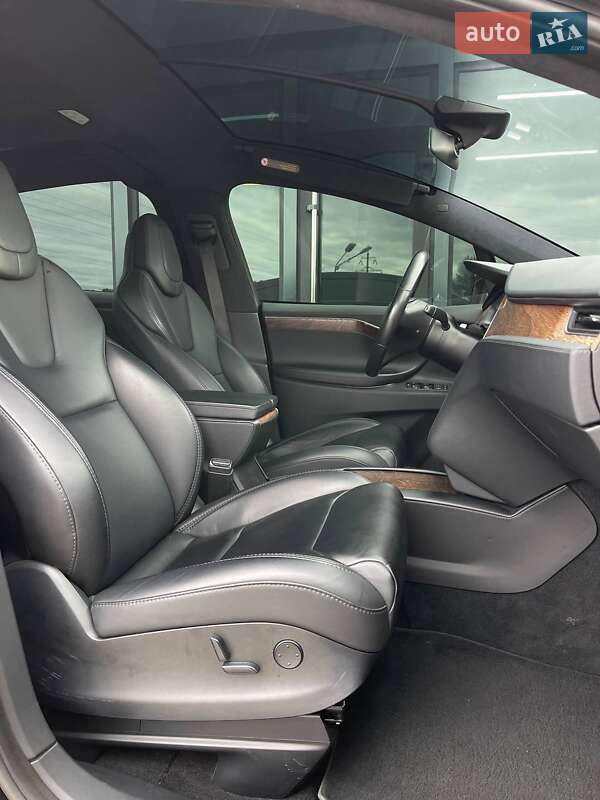 Внедорожник / Кроссовер Tesla Model X 2018 в Киеве