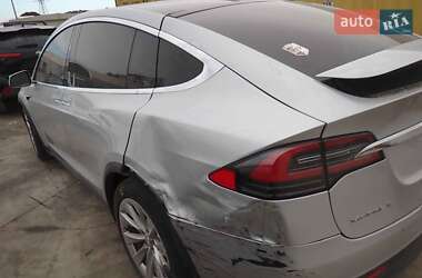 Позашляховик / Кросовер Tesla Model X 2018 в 