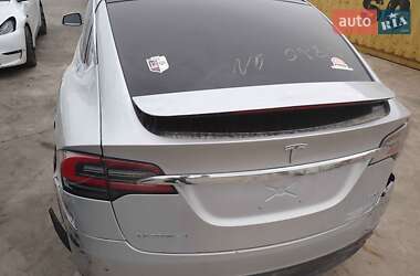 Позашляховик / Кросовер Tesla Model X 2018 в 