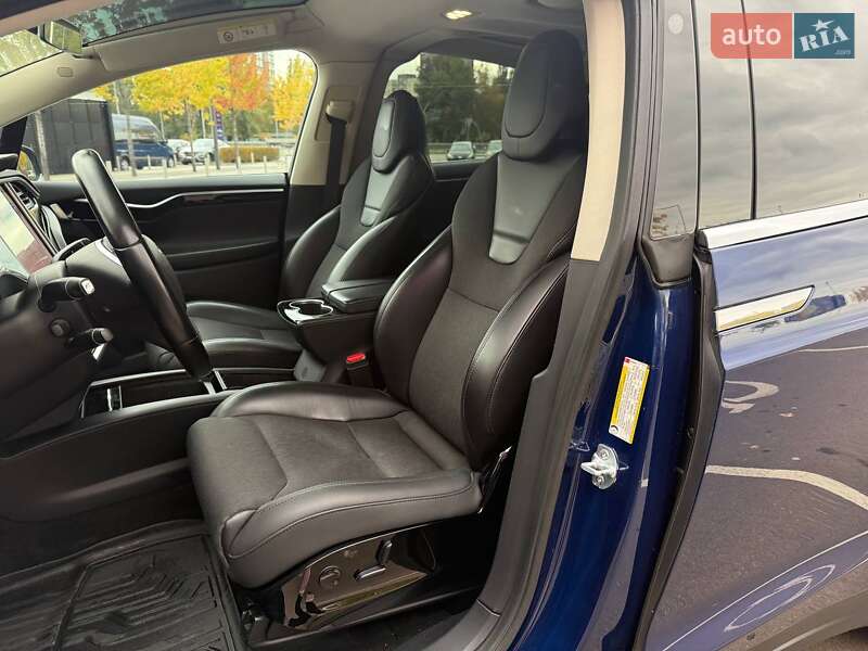 Внедорожник / Кроссовер Tesla Model X 2017 в Киеве