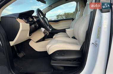 Внедорожник / Кроссовер Tesla Model X 2018 в 