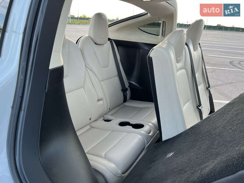 Позашляховик / Кросовер Tesla Model X 2018 в Дніпрі