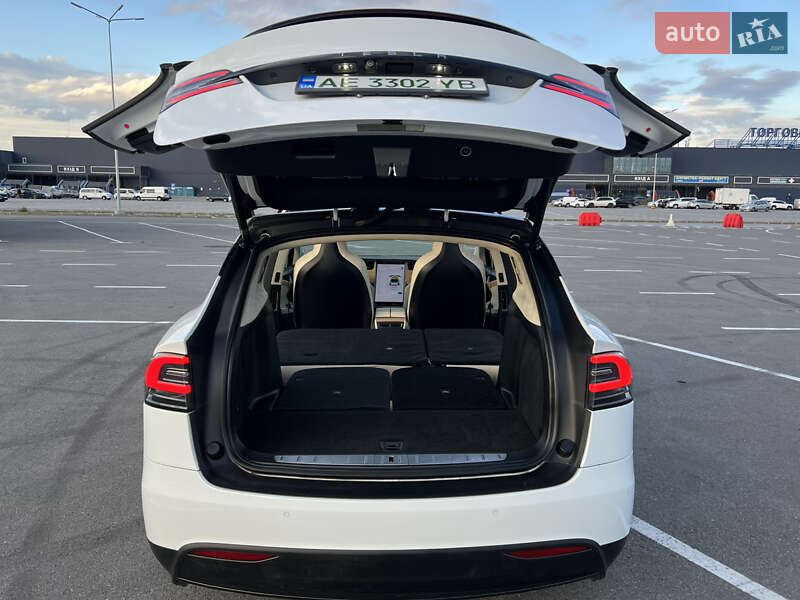 Позашляховик / Кросовер Tesla Model X 2018 в Дніпрі