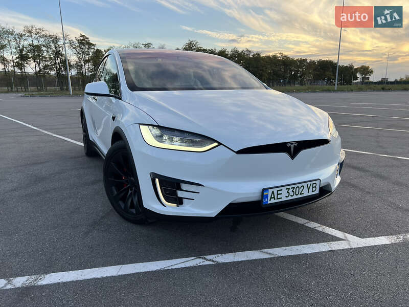 Позашляховик / Кросовер Tesla Model X 2018 в Дніпрі
