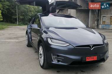 Позашляховик / Кросовер Tesla Model X 2017 в 