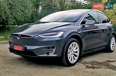 Позашляховик / Кросовер Tesla Model X 2017 в 
