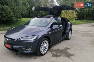Позашляховик / Кросовер Tesla Model X 2017 в 