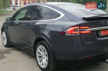 Позашляховик / Кросовер Tesla Model X 2017 в 