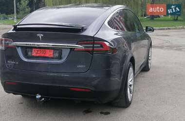 Позашляховик / Кросовер Tesla Model X 2017 в 