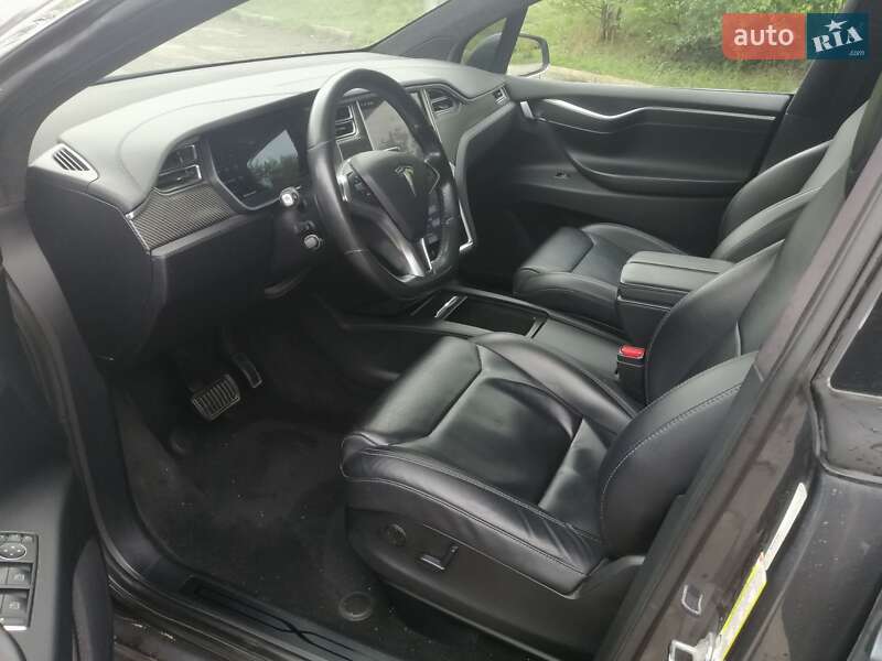 Внедорожник / Кроссовер Tesla Model X 2017 в Ивано-Франковске