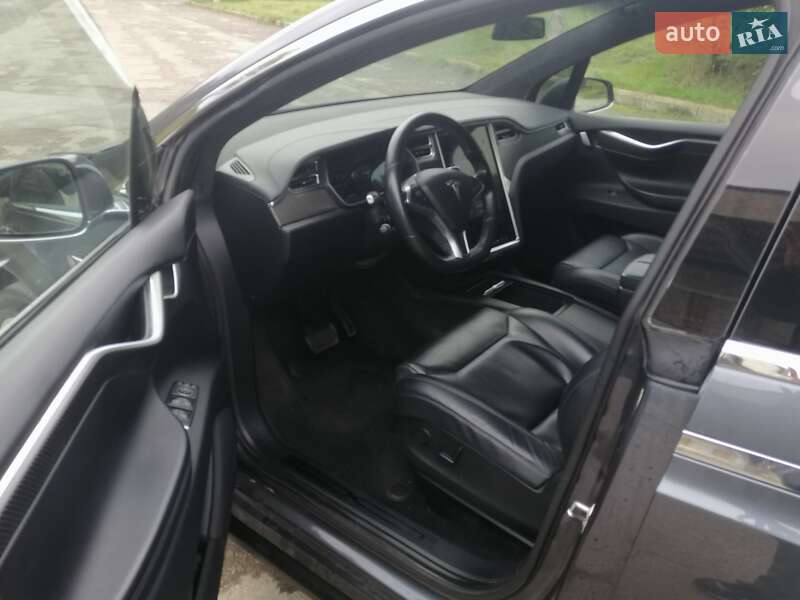 Внедорожник / Кроссовер Tesla Model X 2017 в Ивано-Франковске