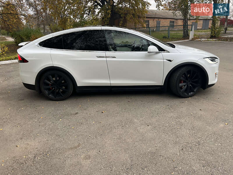 Позашляховик / Кросовер Tesla Model X 2016 в Харкові фото 4 Позашляховик / Кросовер Tesla Model X 2016 в Харкові