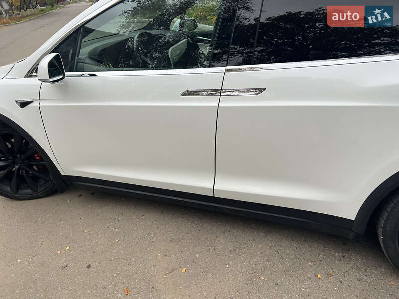Позашляховик / Кросовер Tesla Model X 2016 в Харкові фото 7 Позашляховик / Кросовер Tesla Model X 2016 в Харкові