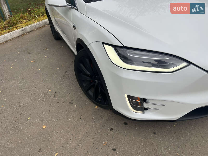 Позашляховик / Кросовер Tesla Model X 2016 в Харкові фото 10 Позашляховик / Кросовер Tesla Model X 2016 в Харкові
