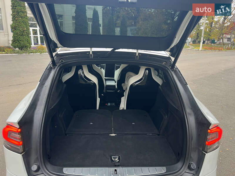 Позашляховик / Кросовер Tesla Model X 2016 в Харкові фото 13 Позашляховик / Кросовер Tesla Model X 2016 в Харкові