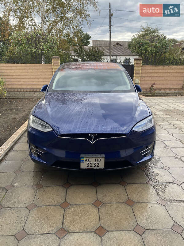 Позашляховик / Кросовер Tesla Model X 2017 в Кам'янському