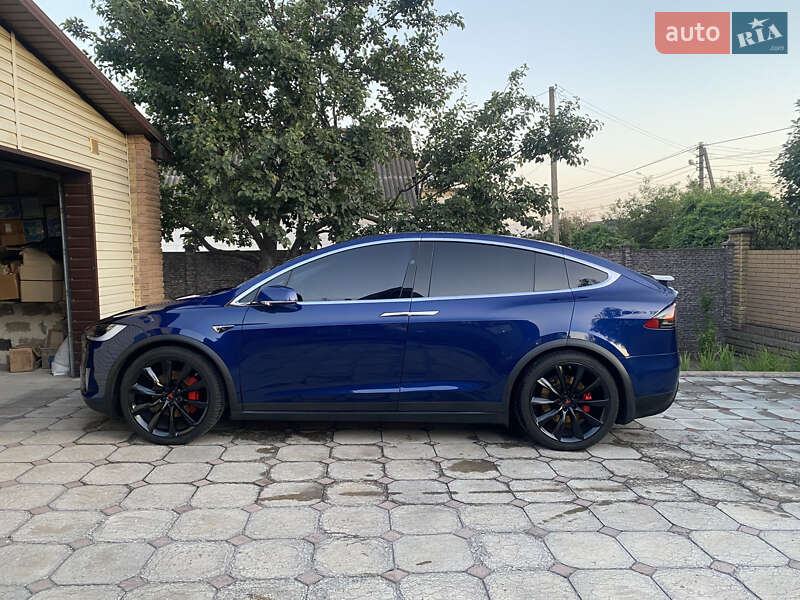 Позашляховик / Кросовер Tesla Model X 2017 в Кам'янському