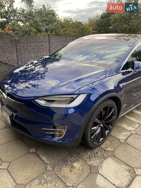 Позашляховик / Кросовер Tesla Model X 2017 в Кам'янському