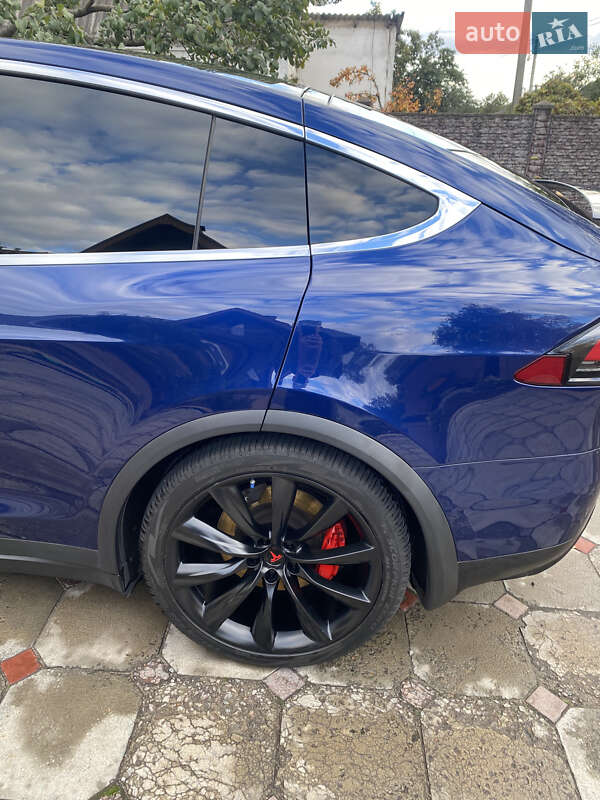 Позашляховик / Кросовер Tesla Model X 2017 в Кам'янському