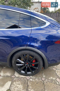 Внедорожник / Кроссовер Tesla Model X 2017 в 