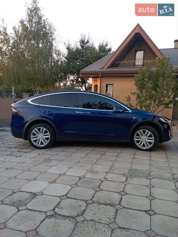 Позашляховик / Кросовер Tesla Model X 2017 в Кам'янському