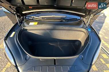 Позашляховик / Кросовер Tesla Model X 2017 в Львові