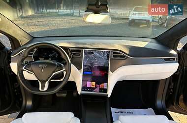 Позашляховик / Кросовер Tesla Model X 2017 в Львові