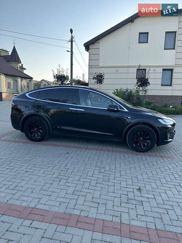Внедорожник / Кроссовер Tesla Model X 2017 в Золочеве фото 12 Внедорожник / Кроссовер Tesla Model X 2017 в Золочеве