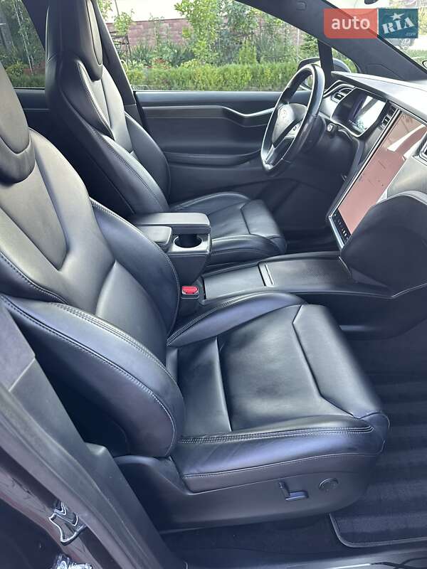 Внедорожник / Кроссовер Tesla Model X 2017 в Золочеве фото 24 Внедорожник / Кроссовер Tesla Model X 2017 в Золочеве