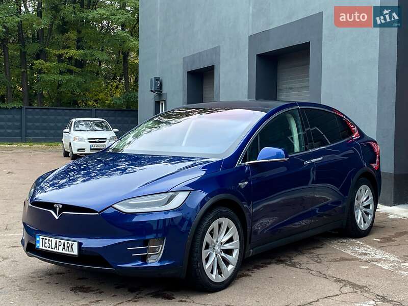 Позашляховик / Кросовер Tesla Model X 2016 в Києві