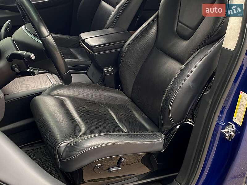 Позашляховик / Кросовер Tesla Model X 2016 в Києві