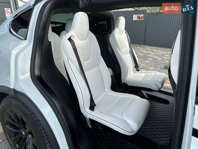 Внедорожник / Кроссовер Tesla Model X 2016 в Львове фото 24 Внедорожник / Кроссовер Tesla Model X 2016 в Львове