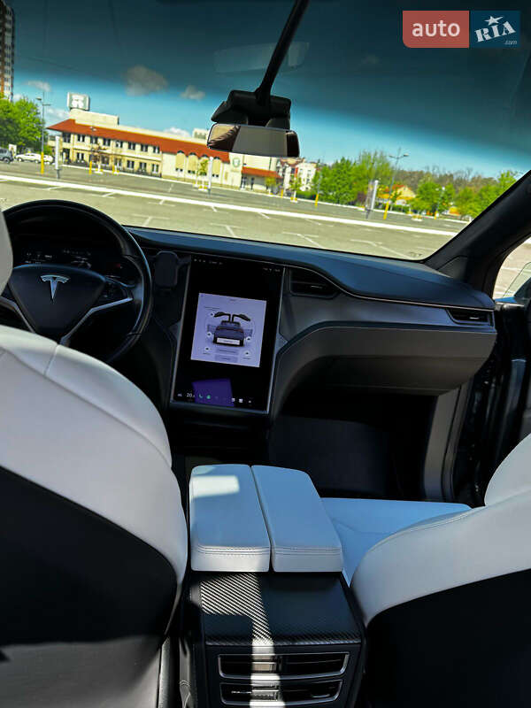 Позашляховик / Кросовер Tesla Model X 2019 в Києві фото 25 Позашляховик / Кросовер Tesla Model X 2019 в Києві