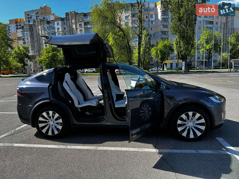 Позашляховик / Кросовер Tesla Model X 2019 в Києві фото 34 Позашляховик / Кросовер Tesla Model X 2019 в Києві