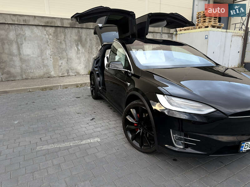 Позашляховик / Кросовер Tesla Model X 2017 в Львові