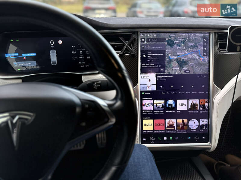 Позашляховик / Кросовер Tesla Model X 2017 в Львові