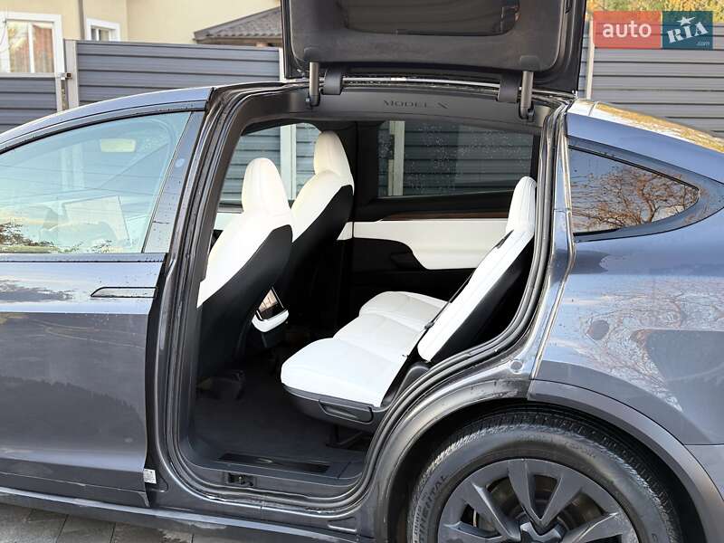 Позашляховик / Кросовер Tesla Model X 2022 в Чернівцях