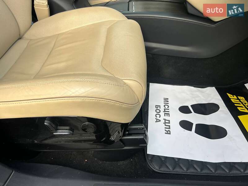 Позашляховик / Кросовер Tesla Model X 2016 в Івано-Франківську